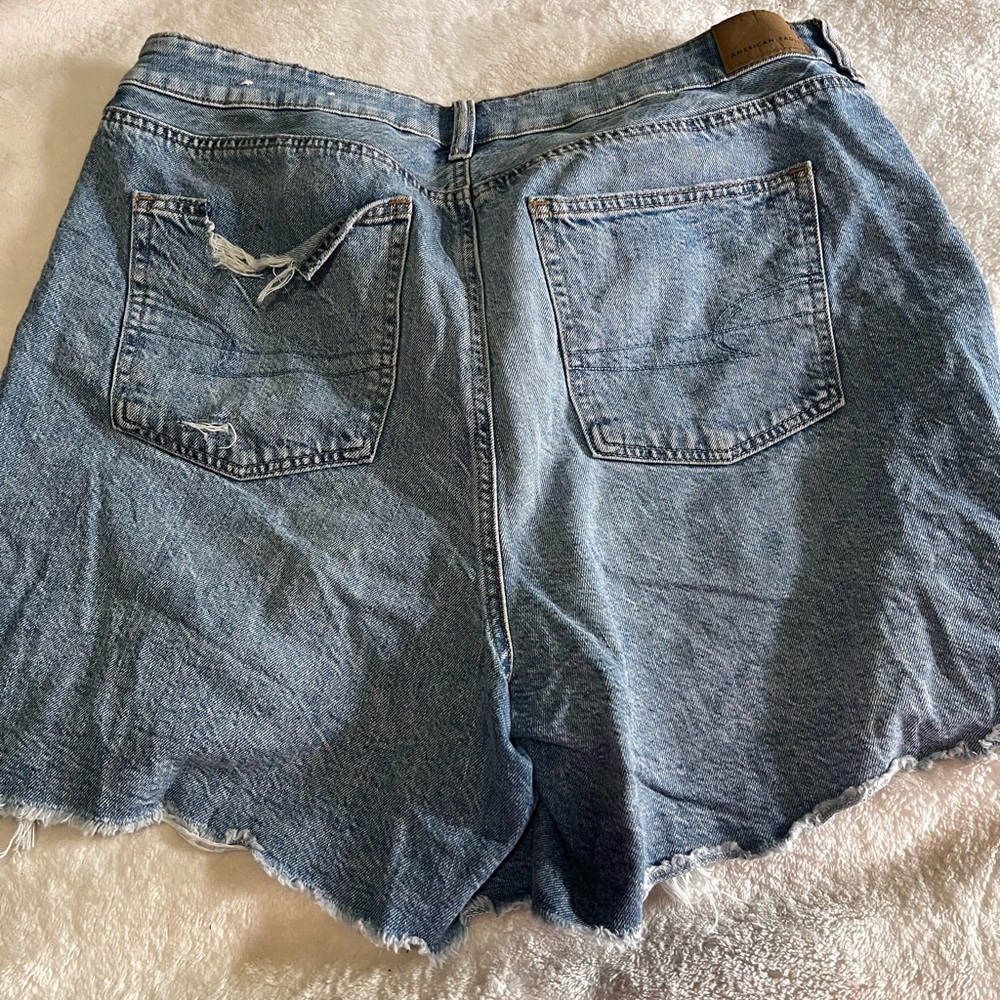 AE High Rise Jean Short - Picture 3 of 5